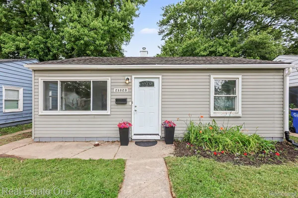 $99,500 | 21323 La Salle Boulevard, Warren, MI 48089