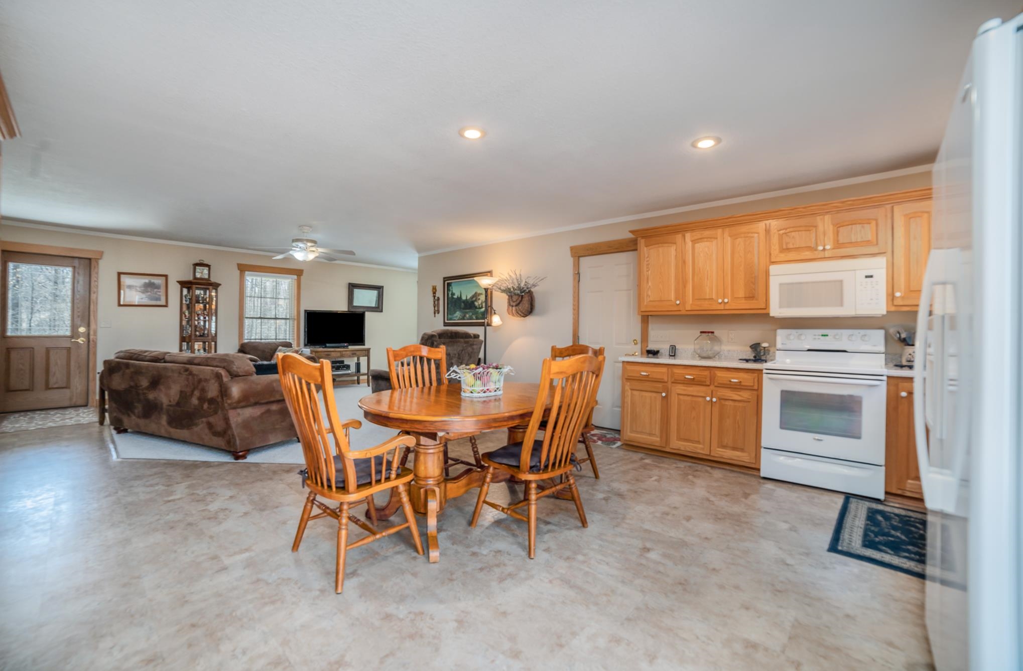 556 West Stewart Road Midland, MI 48640 - Photo 11 of 32