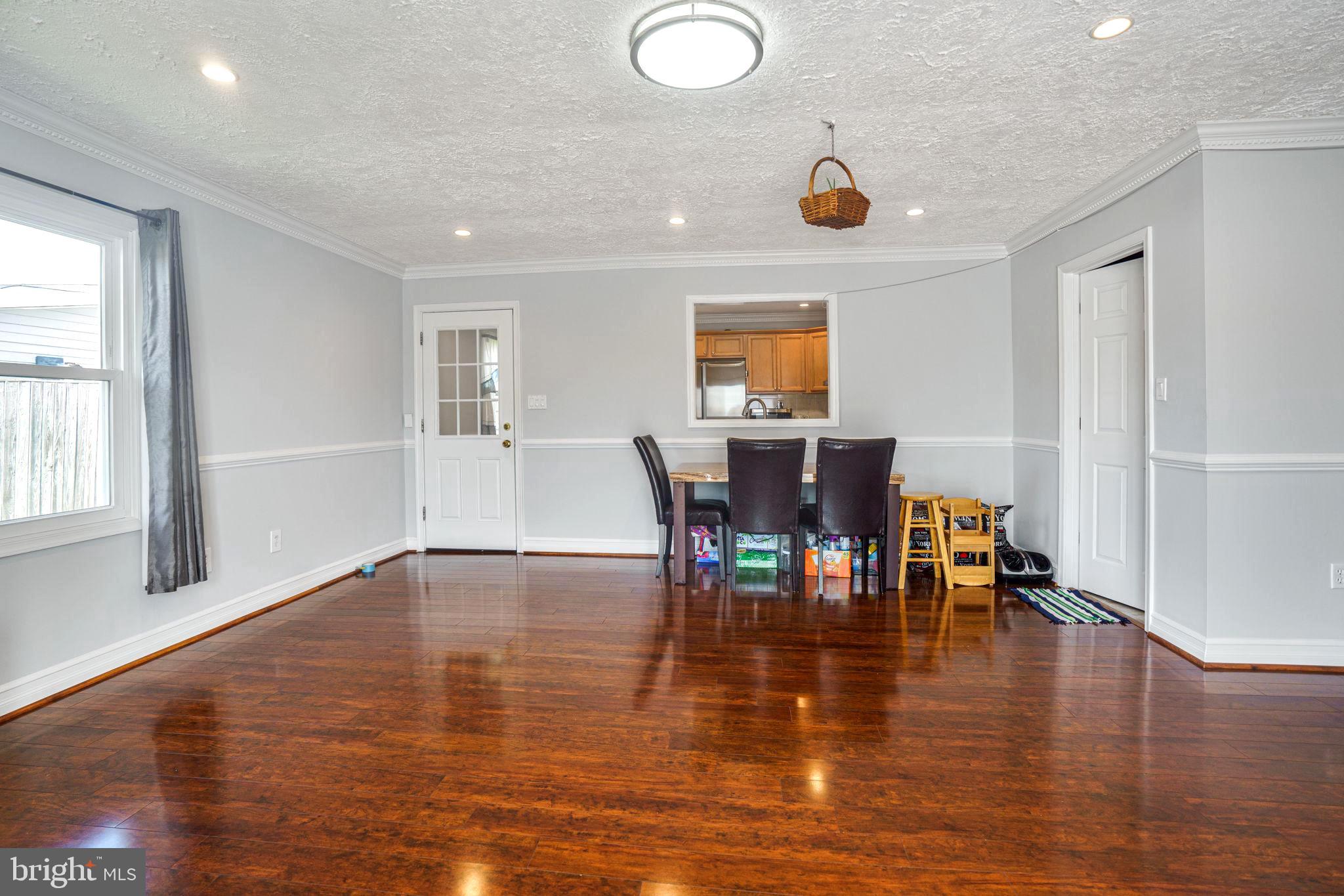6204 Alamo Street Springfield, VA 22150 - Photo 14 of 44 Family room