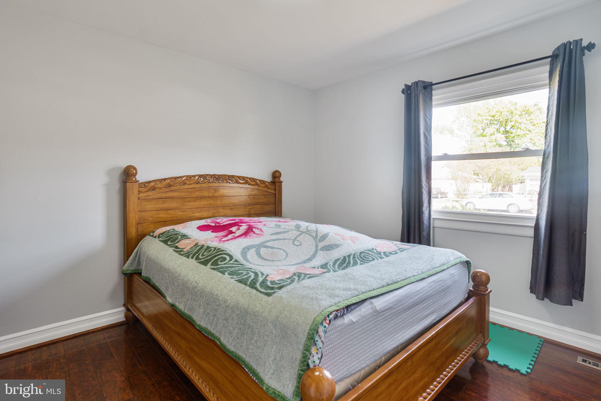 6204 Alamo Street Springfield, VA 22150 - Photo 26 of 44 2nd Bedroom