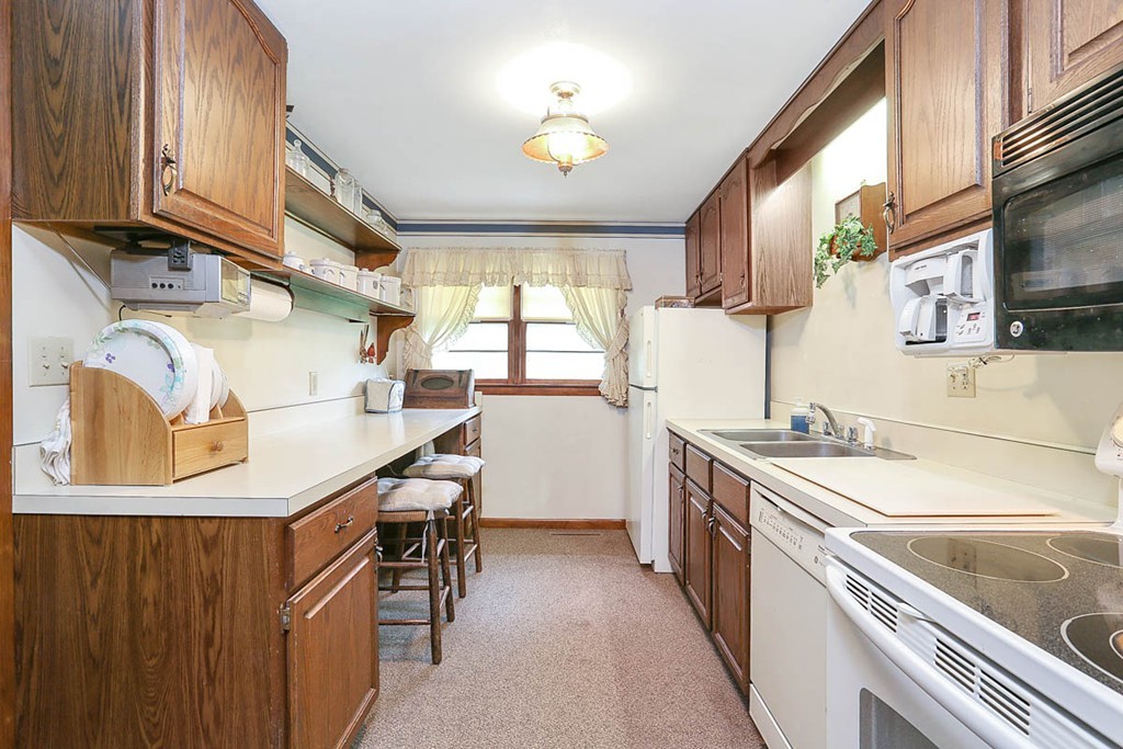 302 Ipswich Road Boxford, MA 01921 - Photo 3 of 22