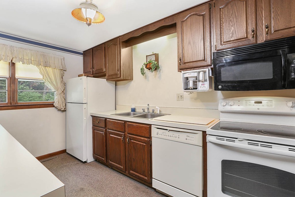 302 Ipswich Road Boxford, MA 01921 - Photo 4 of 22