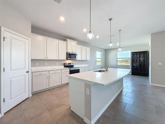 $549,900 | 10559 Bridgegate Hts Loop, San Antonio, FL 33576