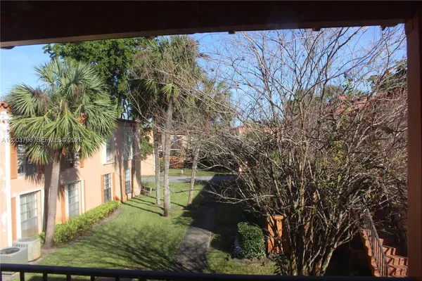 $2,100 | 7208 Fairway Drive, Unit I8, Miami Lakes, FL 33014