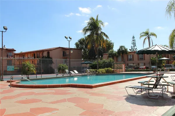 $2,100 | 7208 Fairway Drive, Unit I8, Miami Lakes, FL 33014
