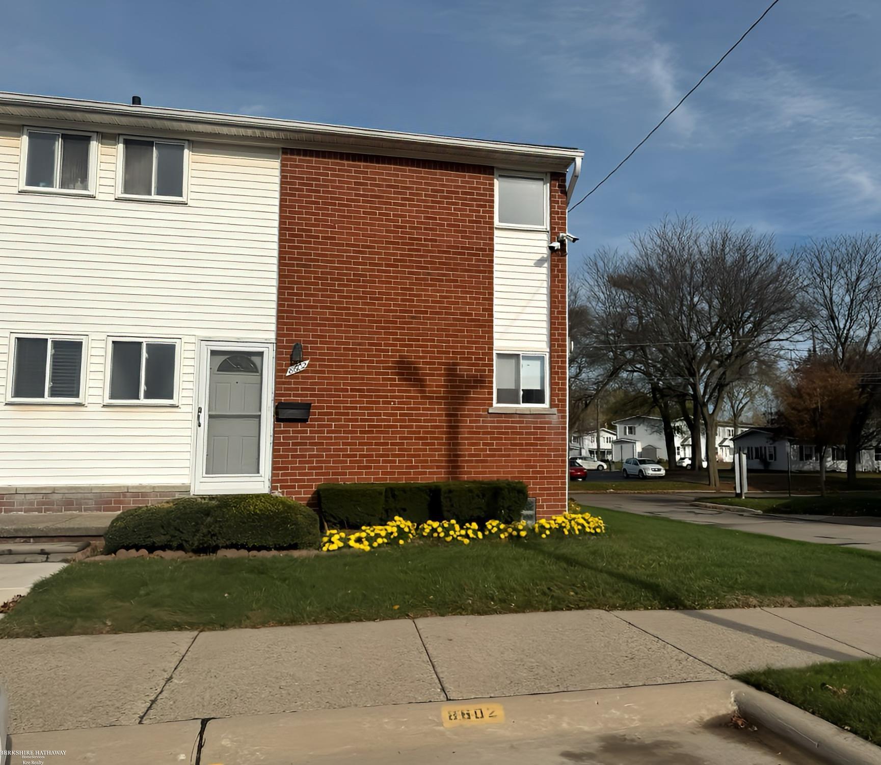 8602 Kaltz Street Center Line, MI 48015 - Photo 2 of 9