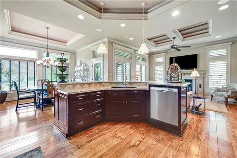 $1,250,000 | 17100 Penn Court, Loch Lloyd, MO 64012