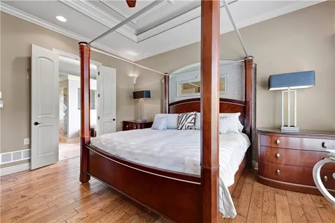 $1,250,000 | 17100 Penn Court, Loch Lloyd, MO 64012