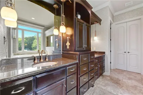 $1,250,000 | 17100 Penn Court, Loch Lloyd, MO 64012