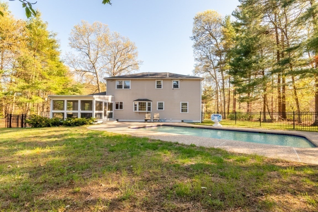 10 Longmeadow Road Norfolk, MA 02056 - Photo 35 of 40 Gallery Image 35
