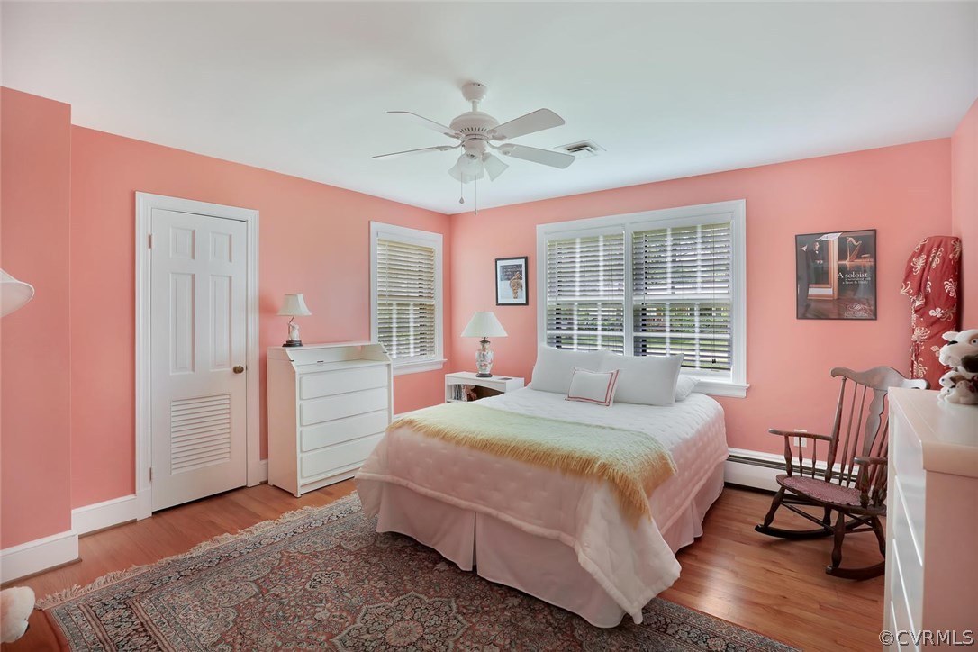 8805 Sierra Road Henrico, VA 23229 - Photo 29 of 36 Bedroom #2 has access to the hall bath - even a wa