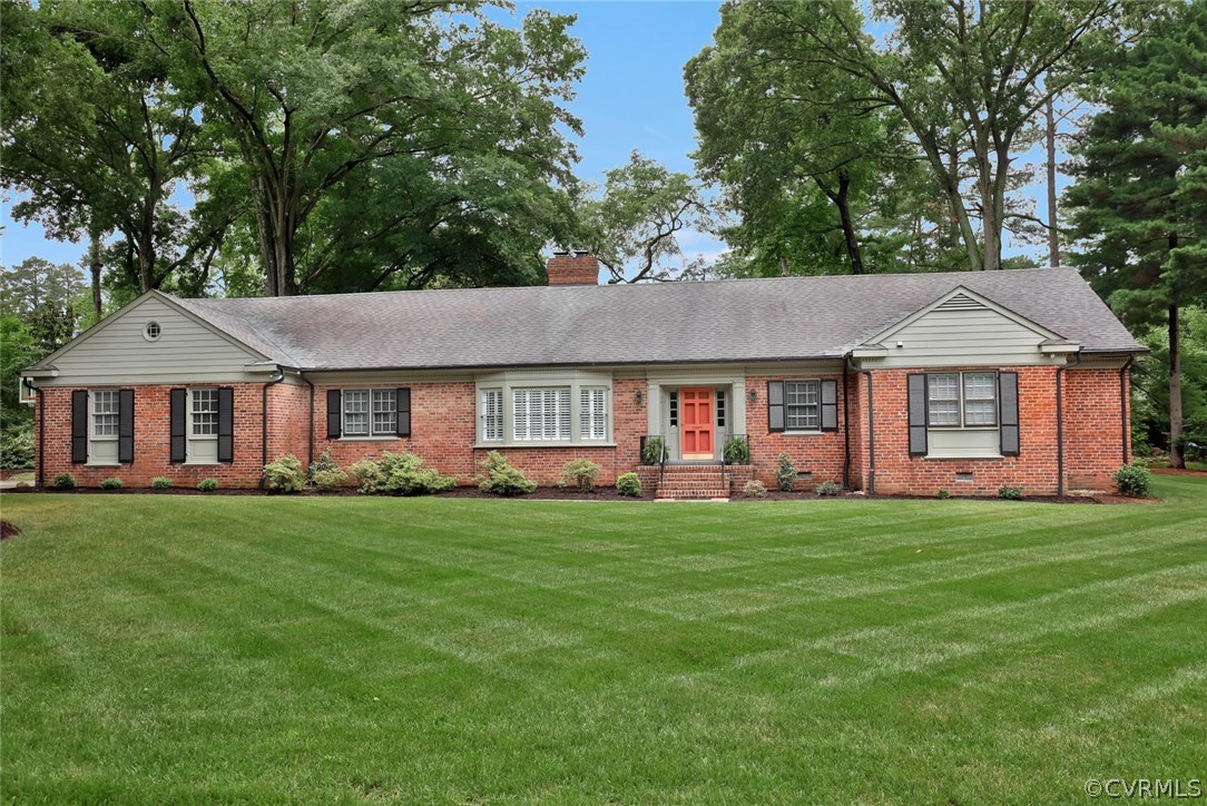 8805 Sierra Road Henrico, VA 23229 - Photo 3 of 36 A spotless Lawn, Professional Landscaping and Bric