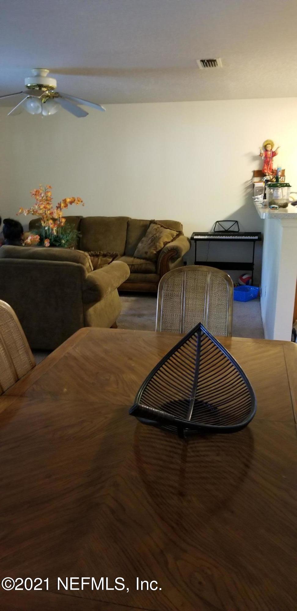 1850 Forsyth Court Jacksonville, FL 32233 - Photo 4 of 11 20210401_110212