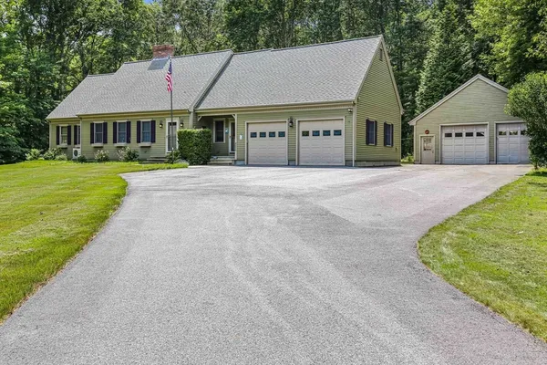 $799,000 | 24 Manchaug Road, Sutton, MA 01590