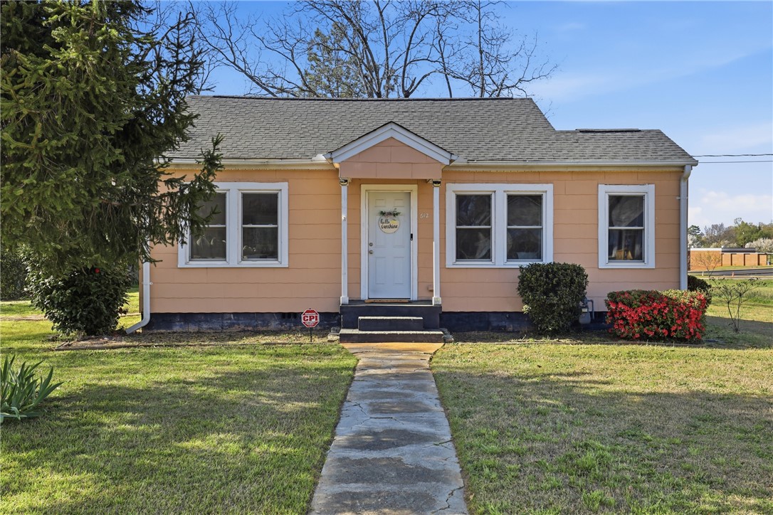 612 Crescent Drive Anderson, SC 29624 - Photo 1 of 34