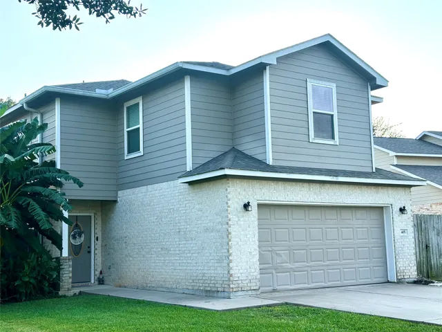 a house that has a lot of windows on it
