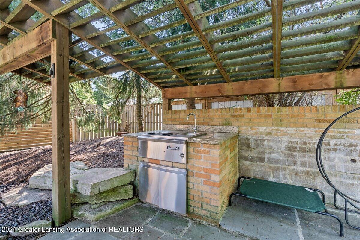 1607 Hitching Post Road East Lansing, MI 48823 - Photo 51 of 61 52-Media Jett - 41