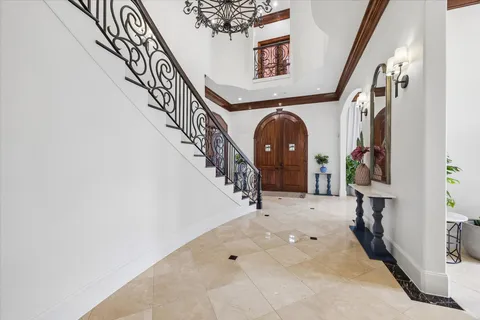 a view of entryway livingroom and hall