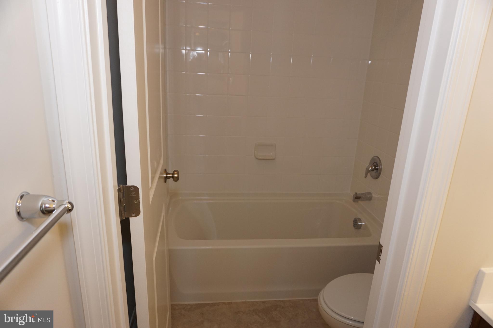 675 Stonegate Road Westminster, MD 21157 - Photo 22 of 30 Bath