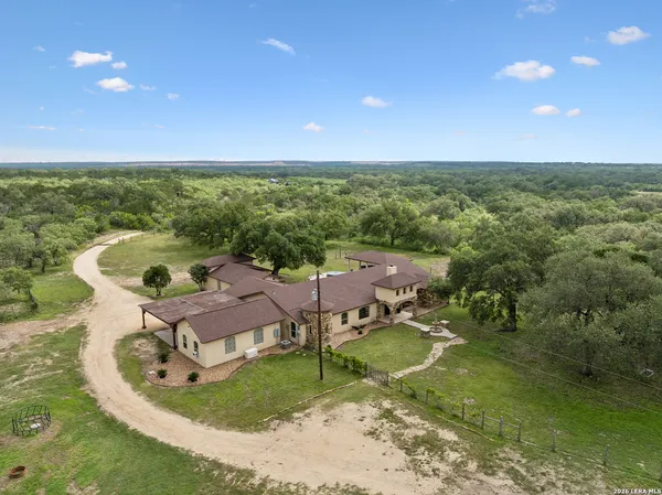 $1,300,000 | 741 County Road 351, Hondo, TX 78861
