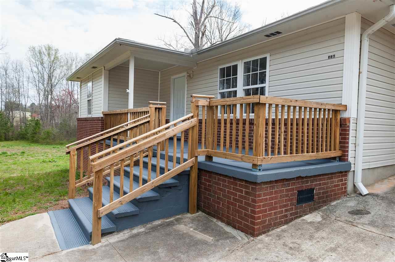 310 South 580 Inman, SC 29349 - Photo 2 of 27 Gallery Image 2