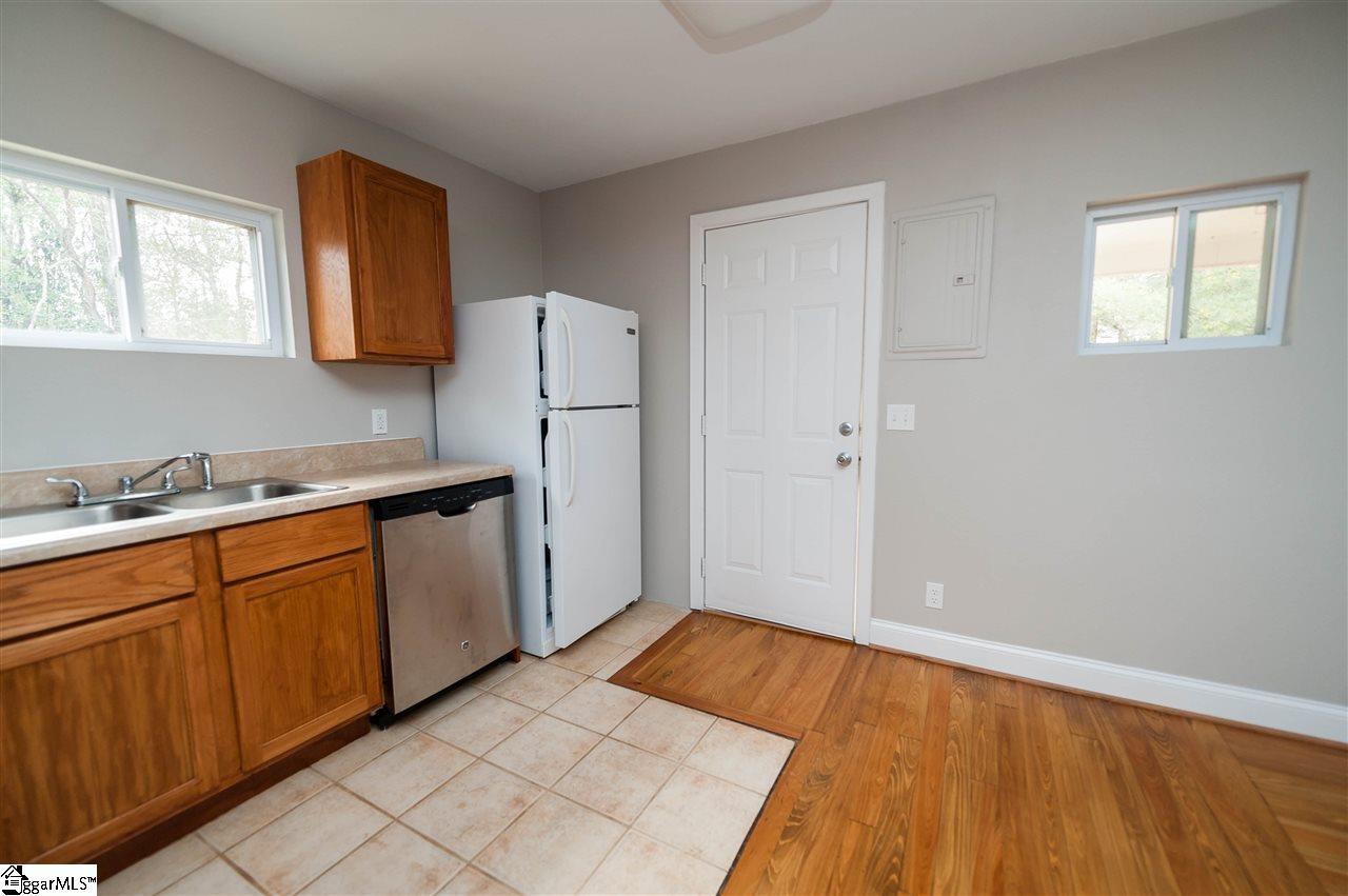 310 South 580 Inman, SC 29349 - Photo 7 of 27 Gallery Image 7