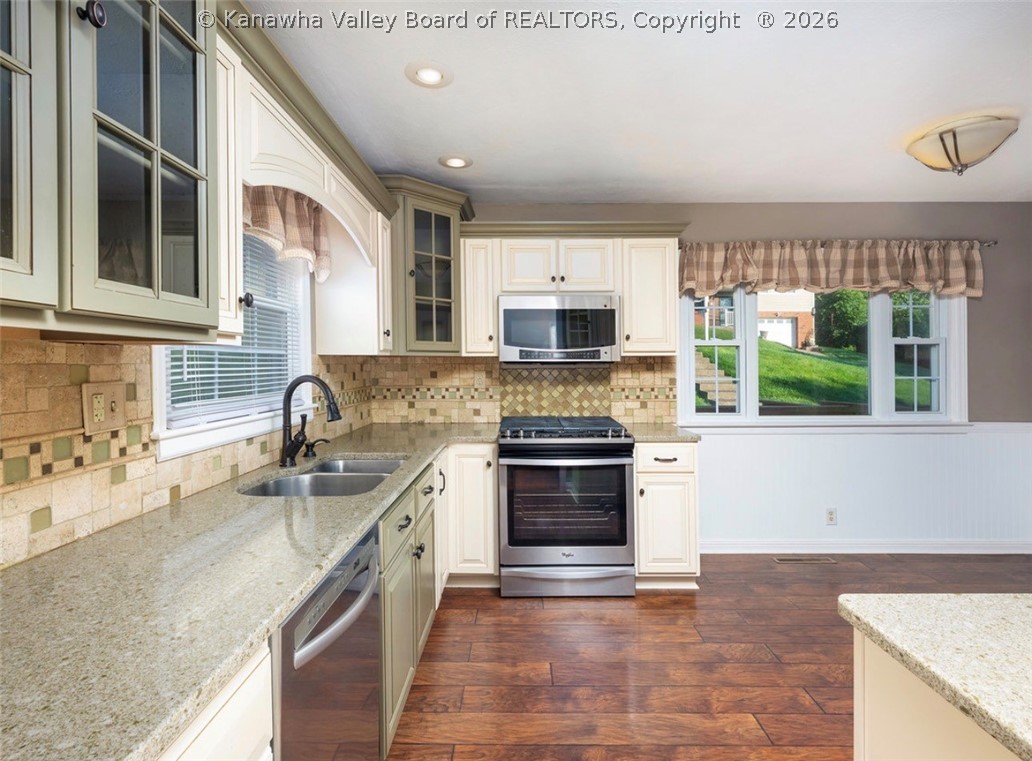 1904 Huber Road Charleston, WV 25314 - Photo 5 of 24 Kitchen w/ gas range, granite counters, stainless appliances