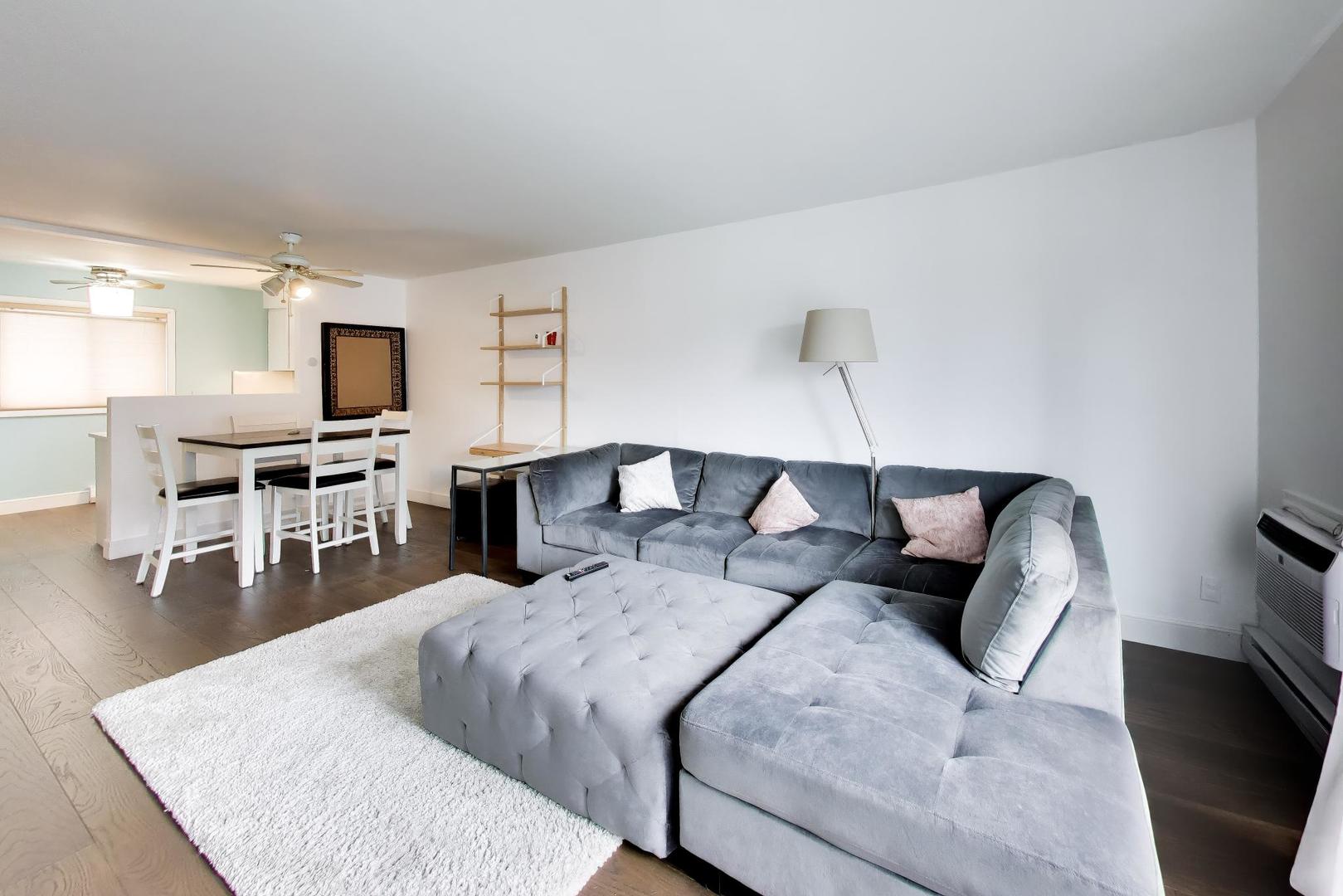 6359 North Ridge Avenue, Unit 302 Chicago, IL 60660 - Photo 6 of 33 Gallery Image 6