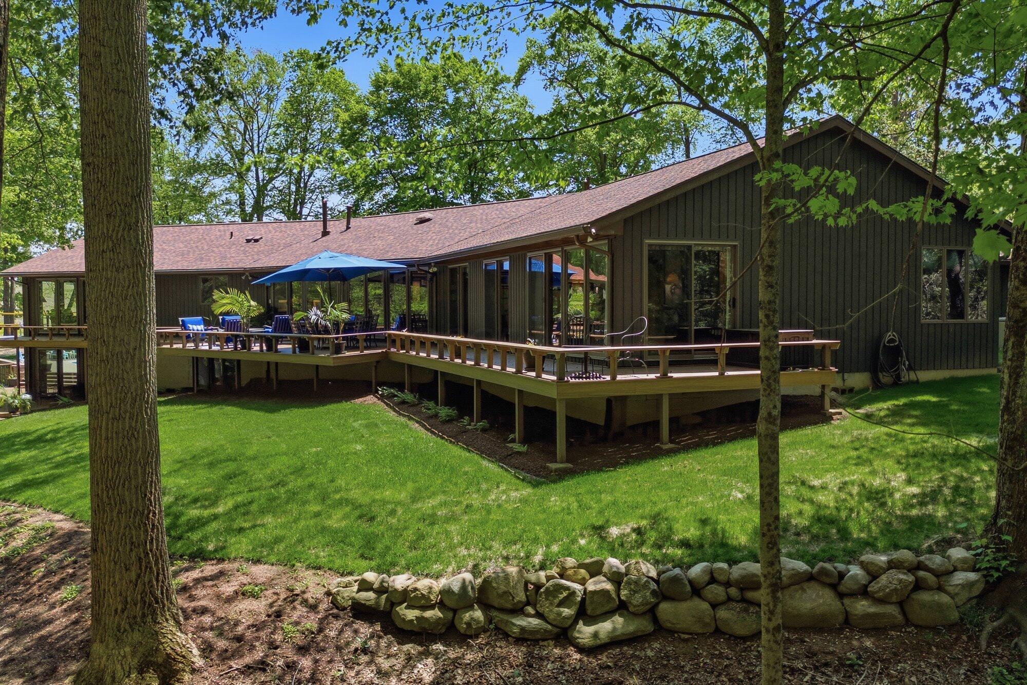 1833 East Hanley Road Mansfield, OH 44903 - Photo 7 of 94 69-aer-house-deck-5