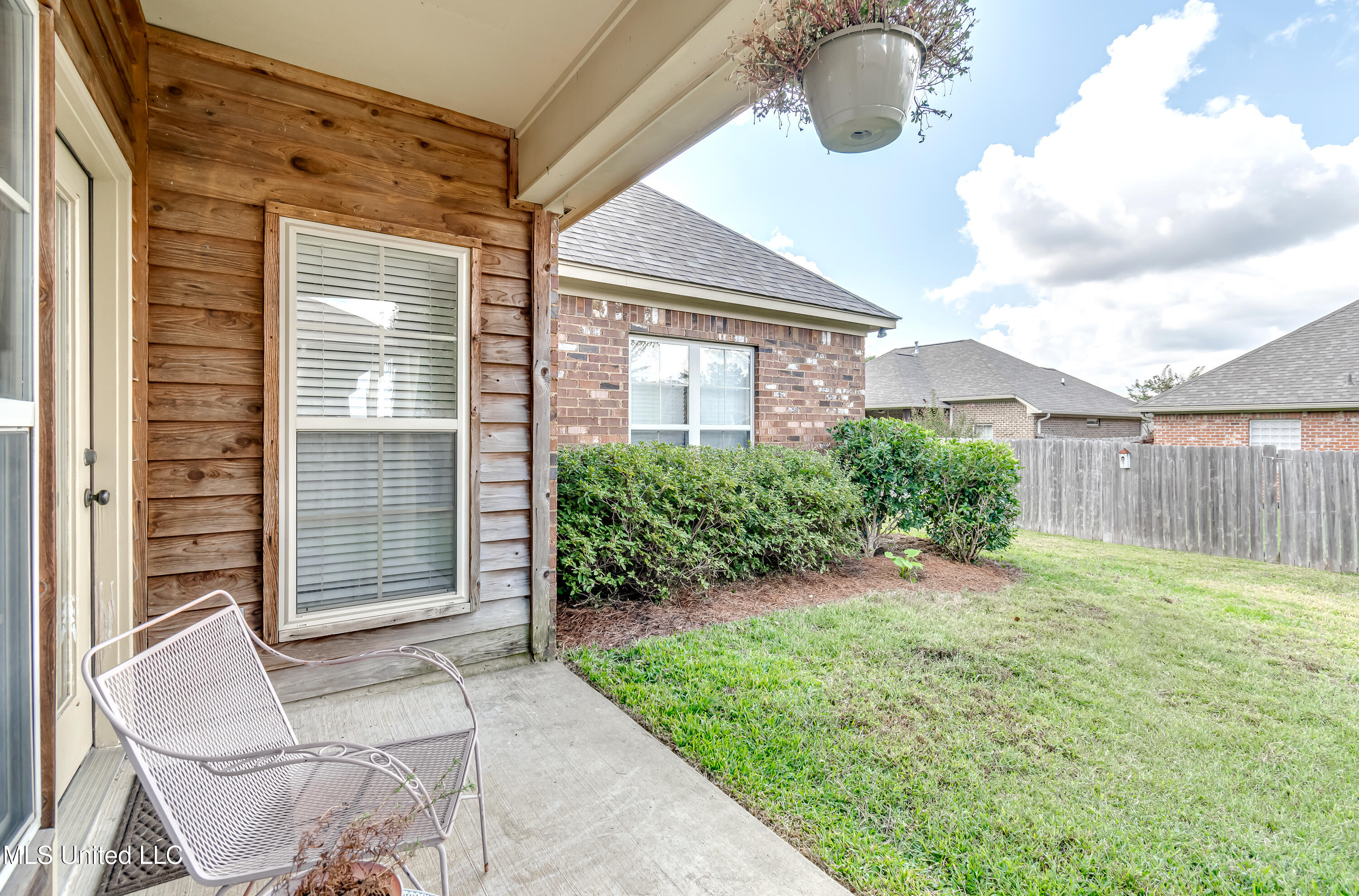 1036 Bowsprit Lane Brandon, MS 39047 - Photo 37 of 41 1036 Bowspirit Ln-11