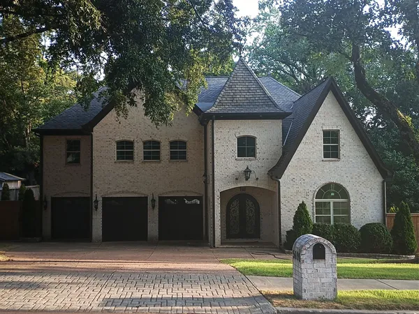 $1,099,995 | 5690 Walnut Grove Road, Memphis, TN 38120