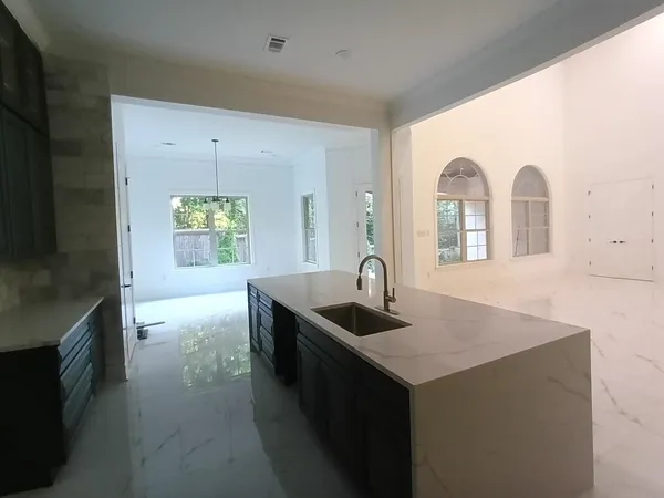 $1,099,995 | 5690 Walnut Grove Road, Memphis, TN 38120