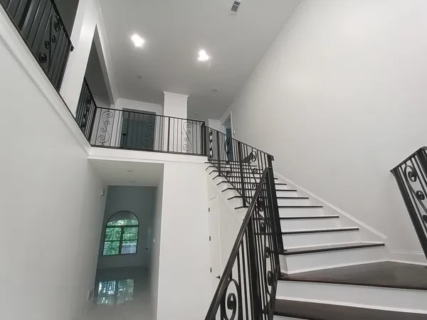 $1,099,995 | 5690 Walnut Grove Road, Memphis, TN 38120