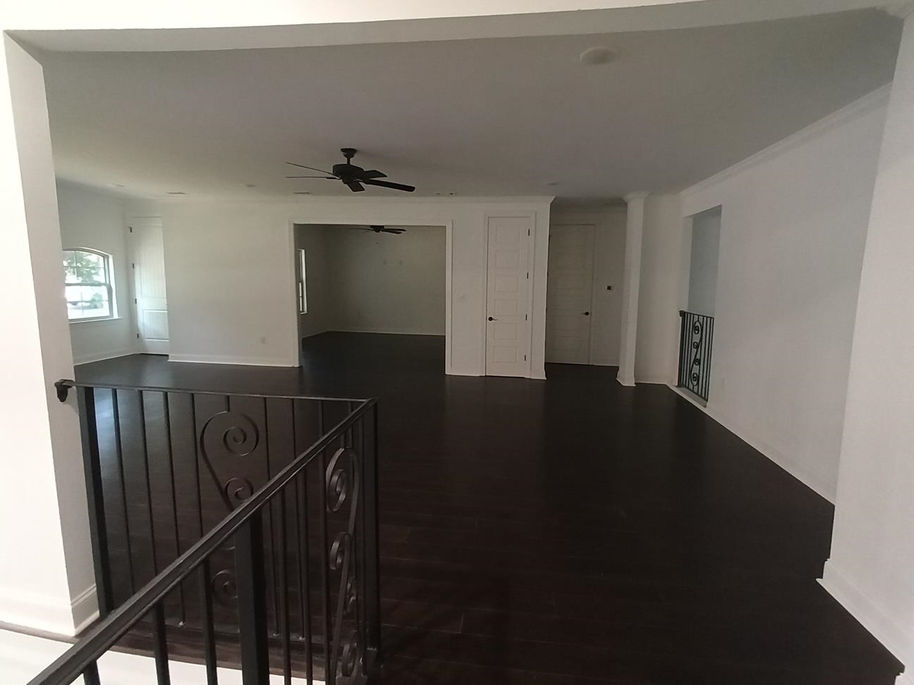 5690 Walnut Grove Road Memphis, TN 38120 - Photo 10 of 40 a view of a hallway with stairs