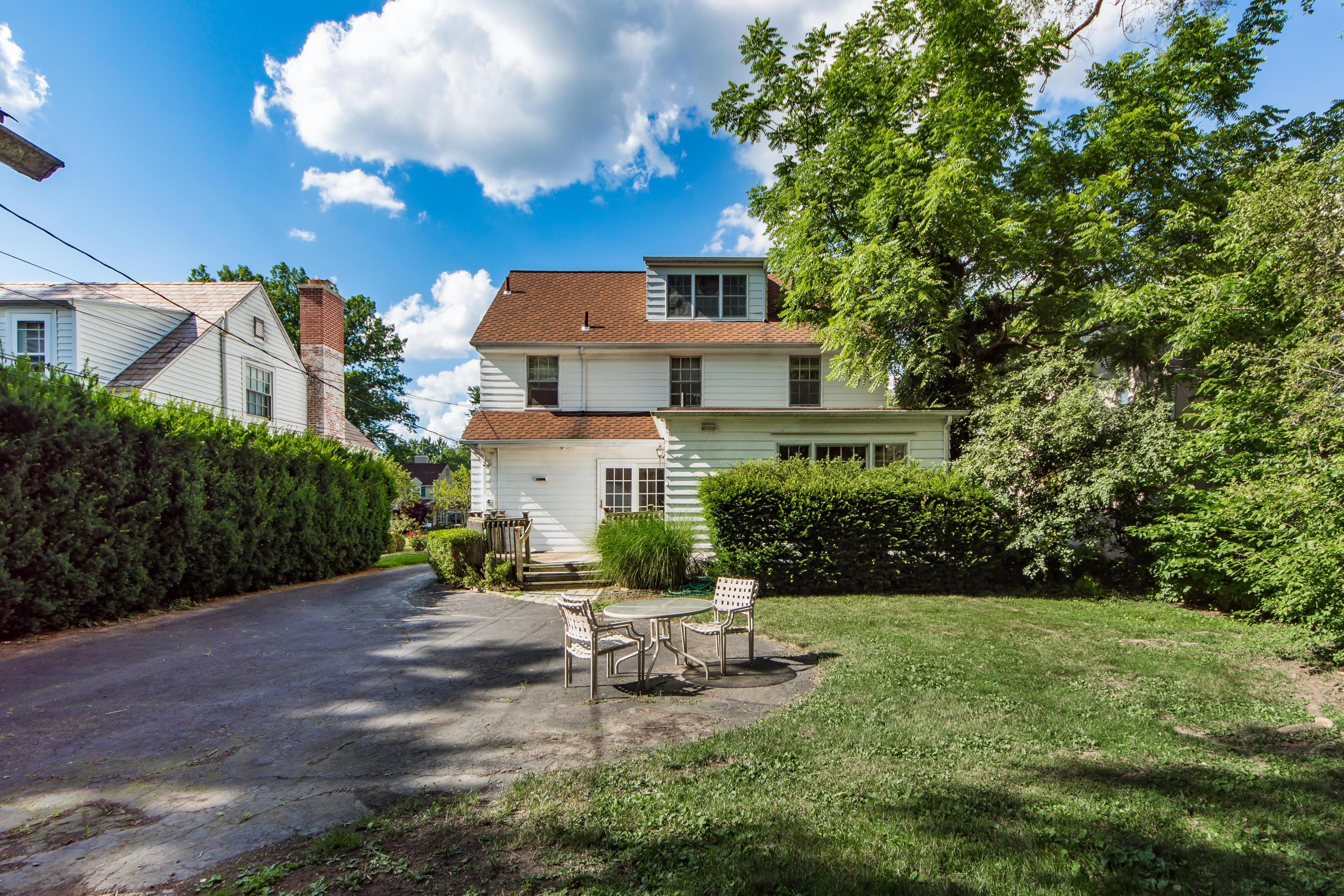 1913 Collingswood Road Columbus, OH 43221 - Photo 11 of 46