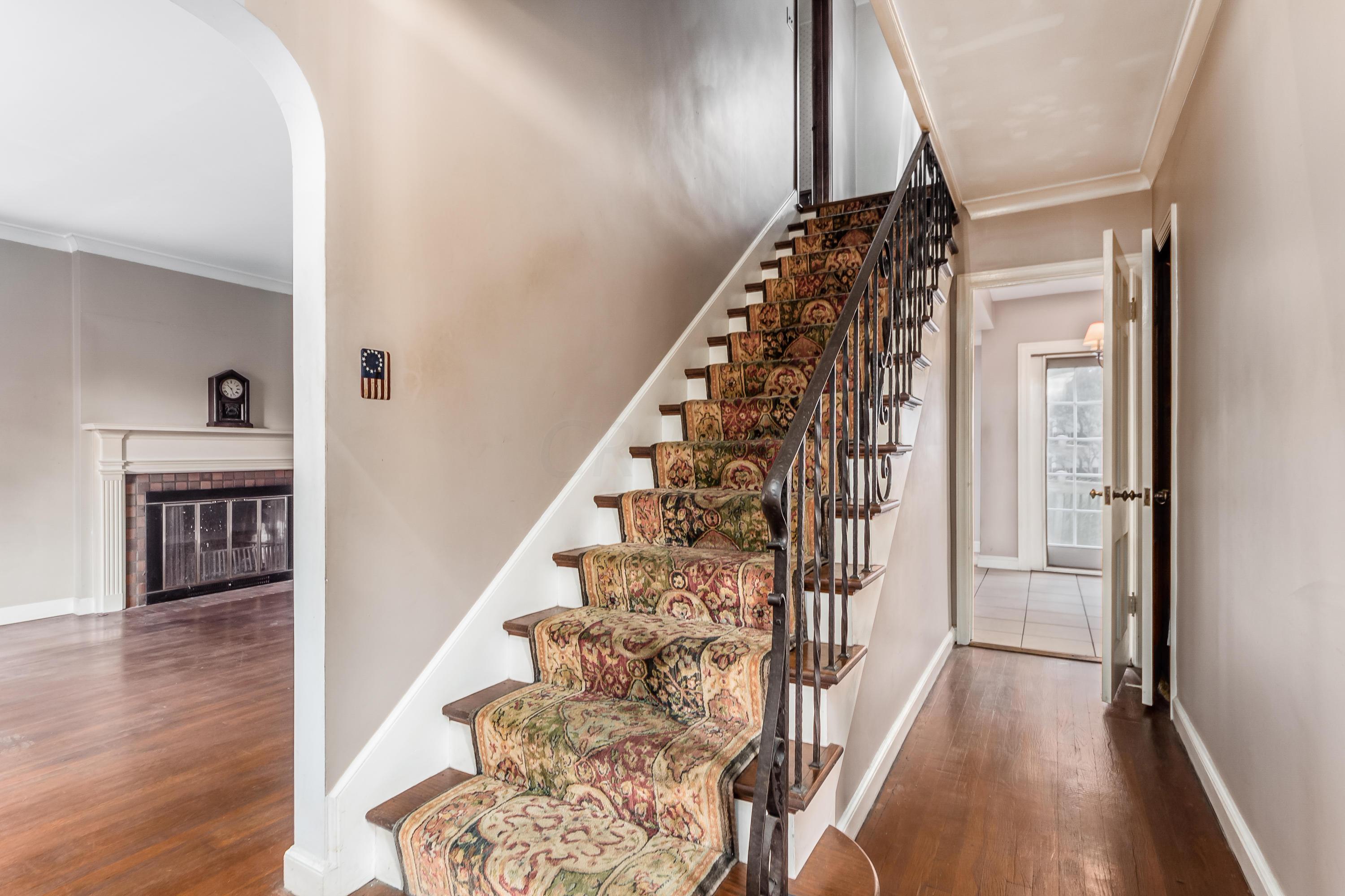 1913 Collingswood Road Columbus, OH 43221 - Photo 6 of 46