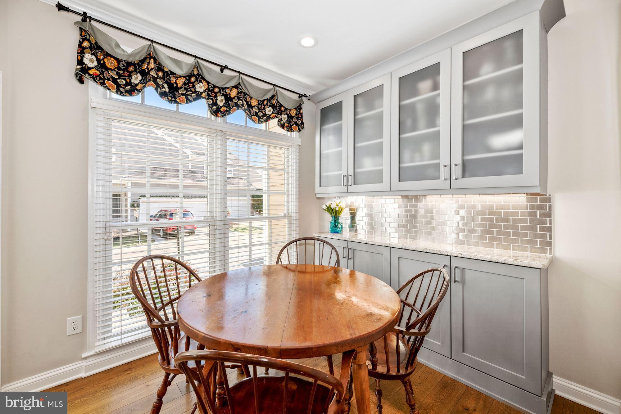 11408 Hollow Timber Way Reston, VA 20194 - Photo 12 of 71 Loads of light