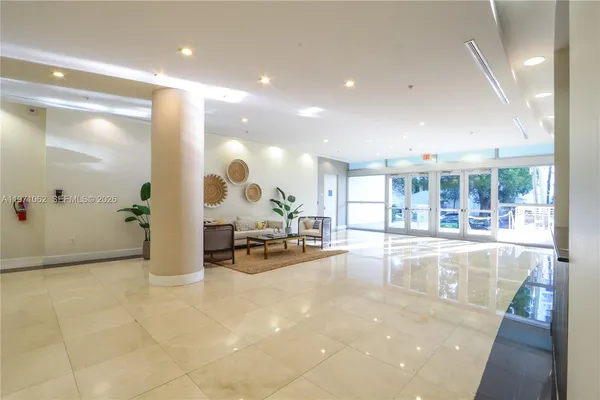 $2,450 | 2200 Northeast 4th Avenue, Unit 606, Miami, FL 33137