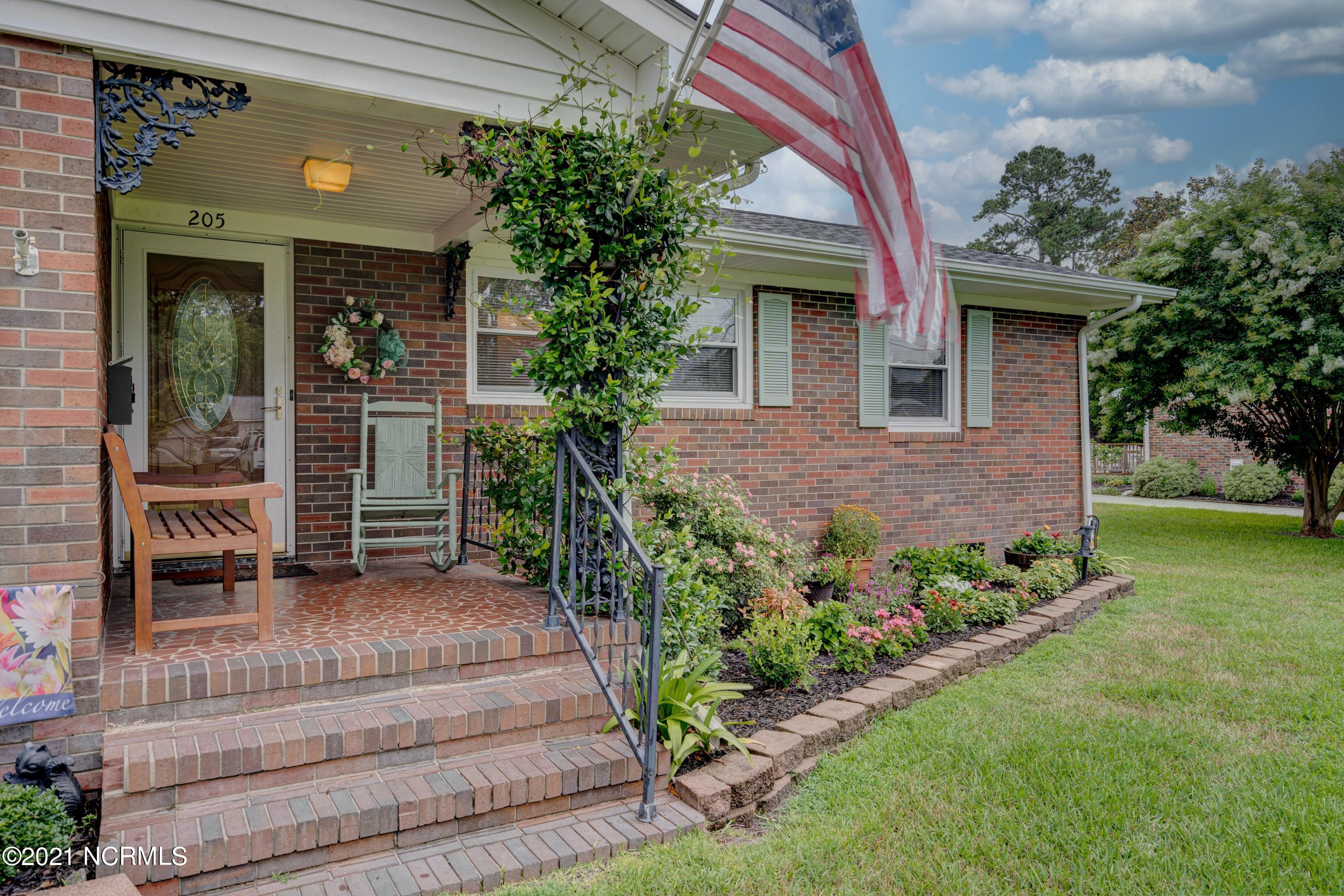 205 Oakhurst Road Wilmington, NC 28409 - Photo 3 of 56 205OakhurstEdit-4
