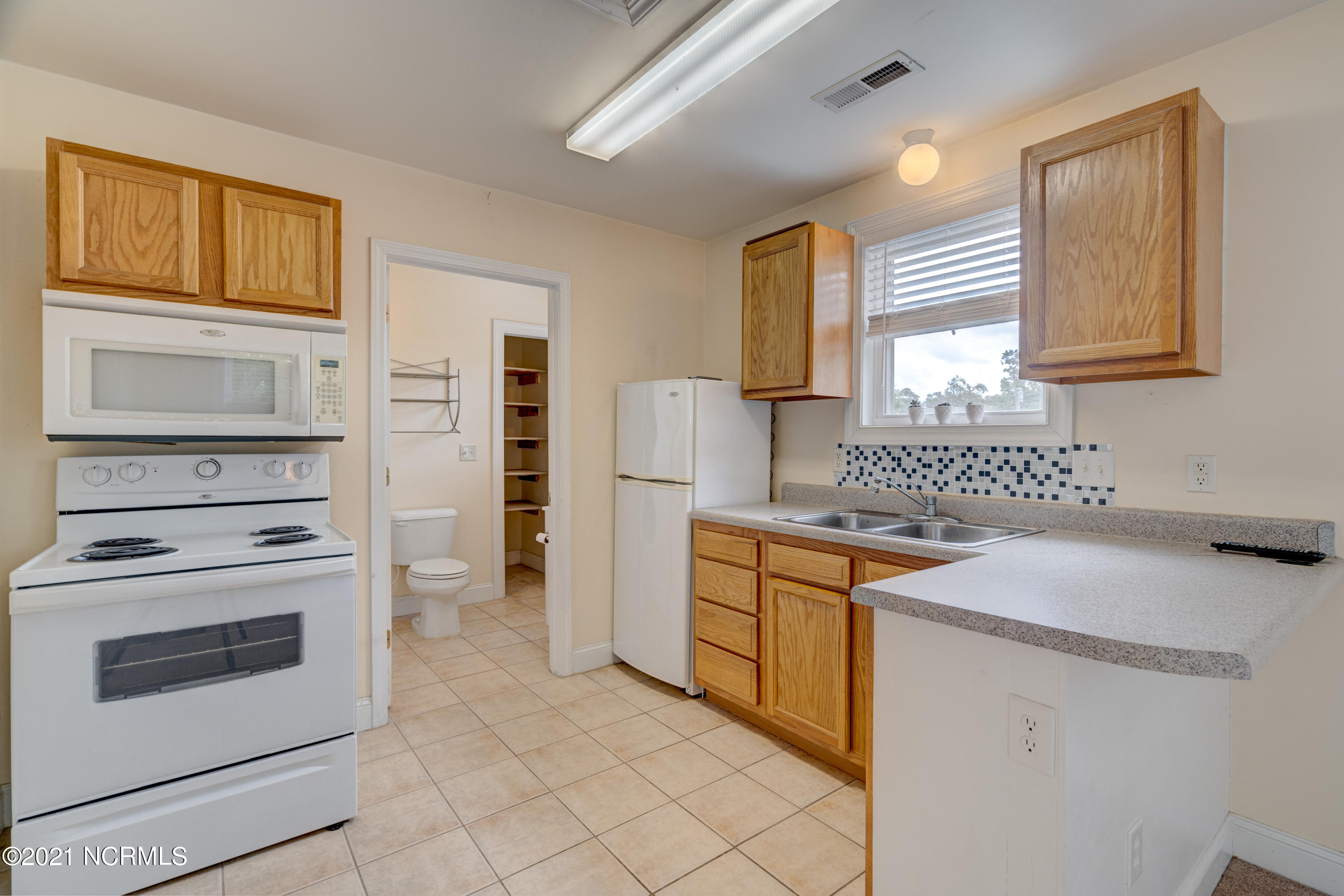 205 Oakhurst Road Wilmington, NC 28409 - Photo 36 of 56 205OakhurstEdit-47