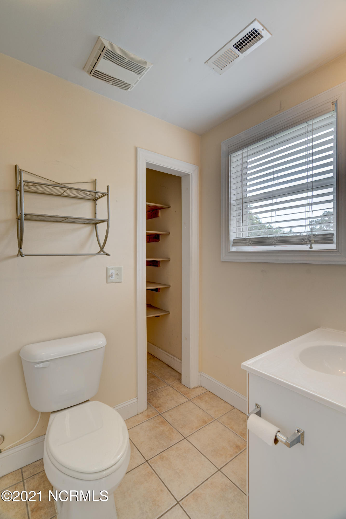 205 Oakhurst Road Wilmington, NC 28409 - Photo 39 of 56 205OakhurstEdit-50