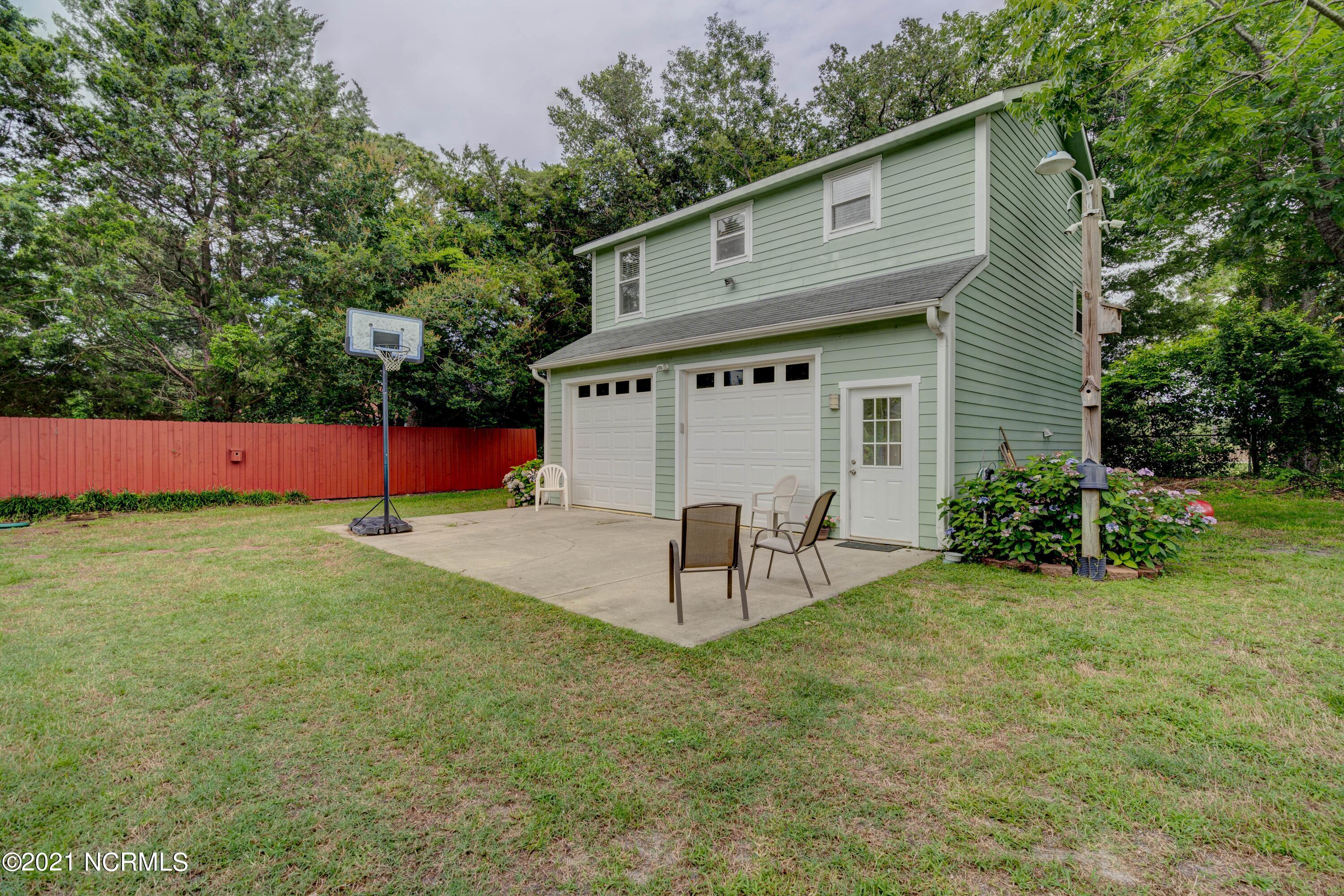205 Oakhurst Road Wilmington, NC 28409 - Photo 4 of 56 205OakhurstEdit-8
