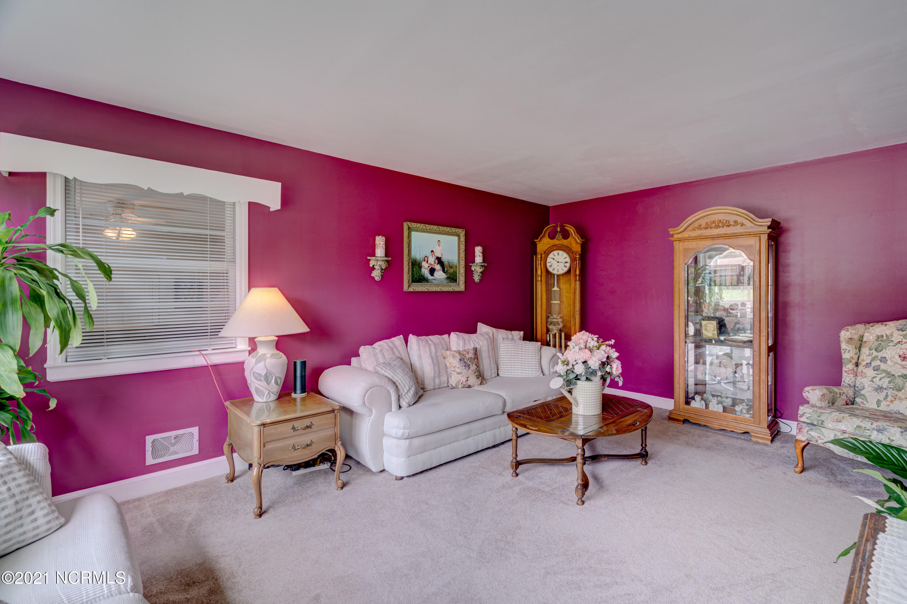 205 Oakhurst Road Wilmington, NC 28409 - Photo 8 of 56 205OakhurstEdit-20
