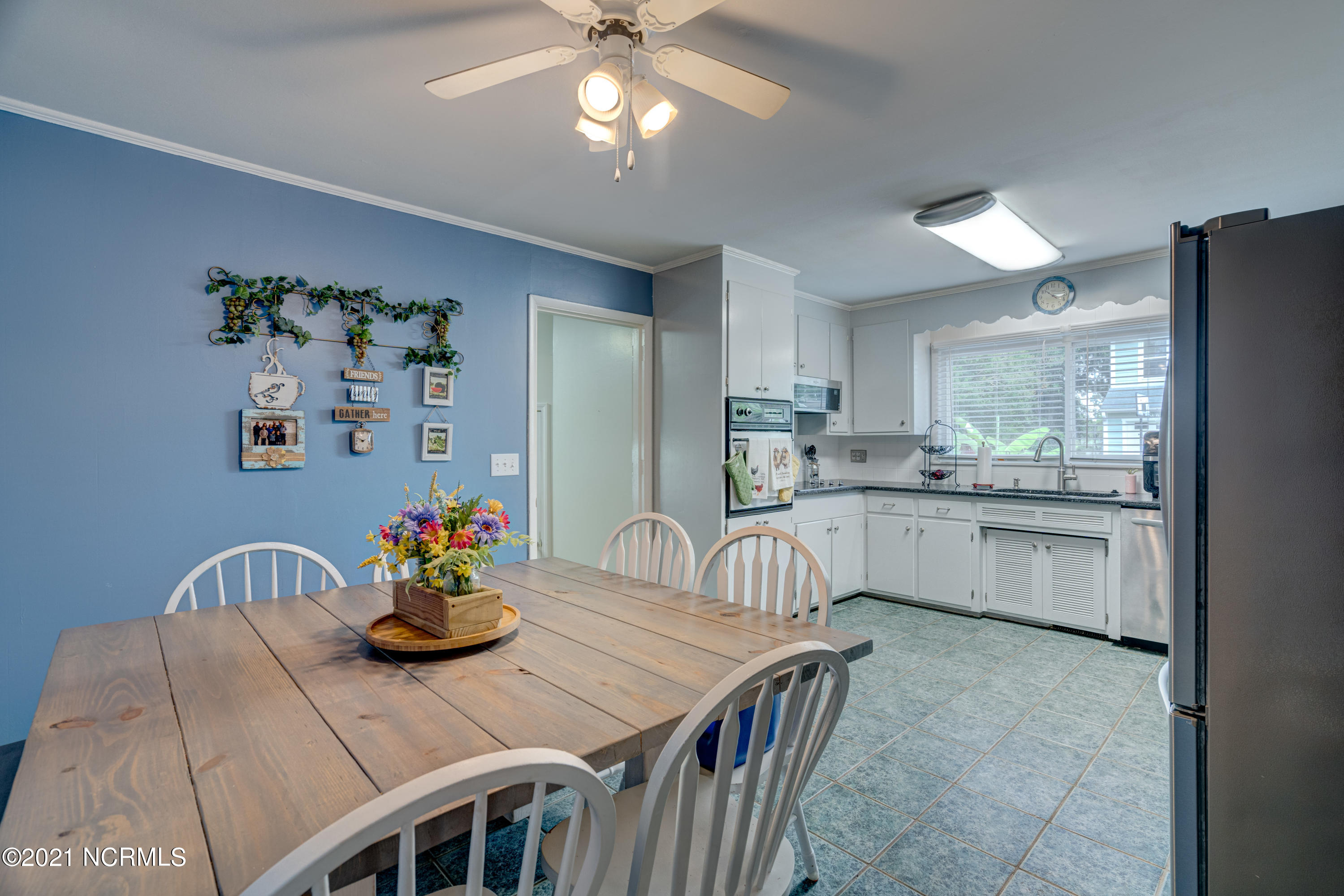 205 Oakhurst Road Wilmington, NC 28409 - Photo 9 of 56 205OakhurstEdit-22