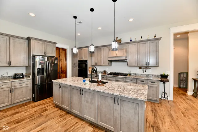 $895,777 | 1284 North Letterman Road, Paragon, IN 46166