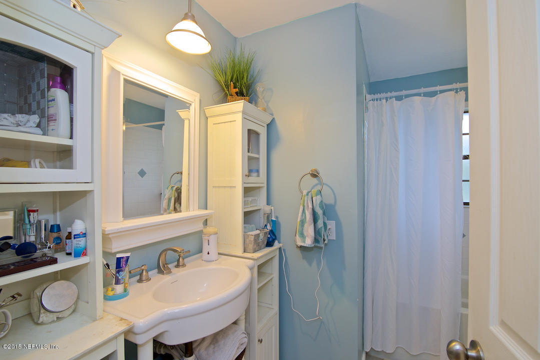 1420 Pinewood Road Jacksonville Beach, FL 32250 - Photo 12 of 22 Bathroom 1