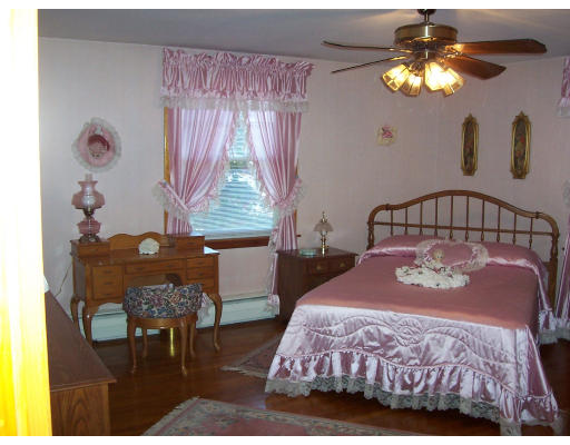 3 Valley View Lane Worcester, MA 01604 - Photo 5 of 9 Gallery Image 5