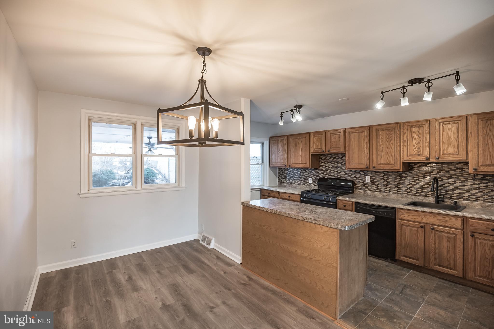 325 Righter Street Philadelphia, PA 19128 - Photo 6 of 30 Gallery Image 6