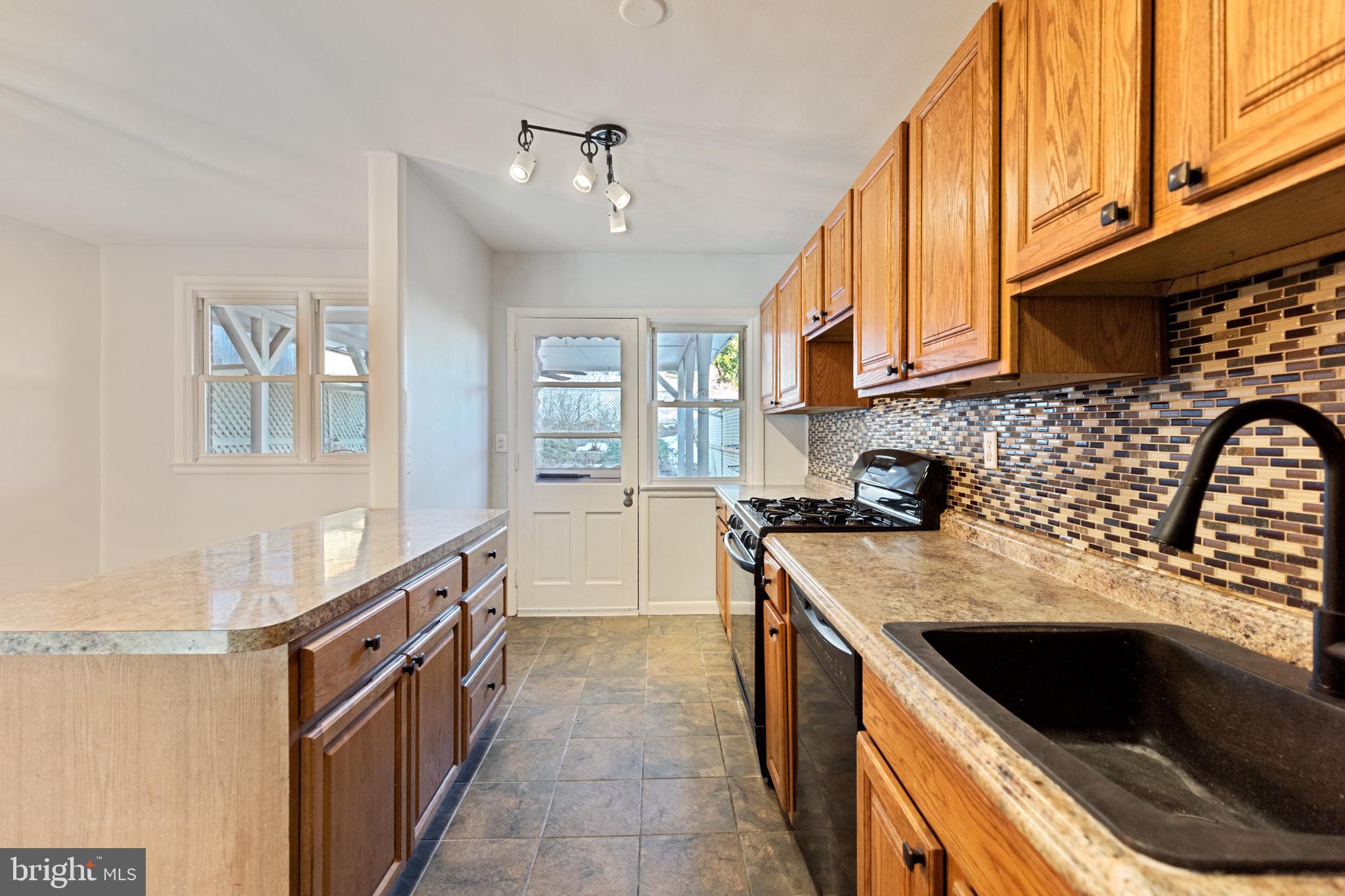 325 Righter Street Philadelphia, PA 19128 - Photo 10 of 30 Gallery Image 10