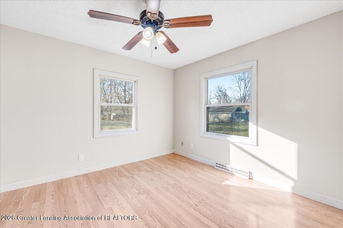 4908 Hughes Road Lansing, MI 48910 - Photo 11 of 23 11-DSC09949- New